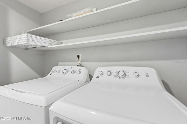 8153 SUTTON PLACE N, Jacksonville, FL 32217