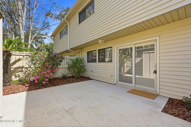 8153 SUTTON PLACE N, Jacksonville, FL 32217