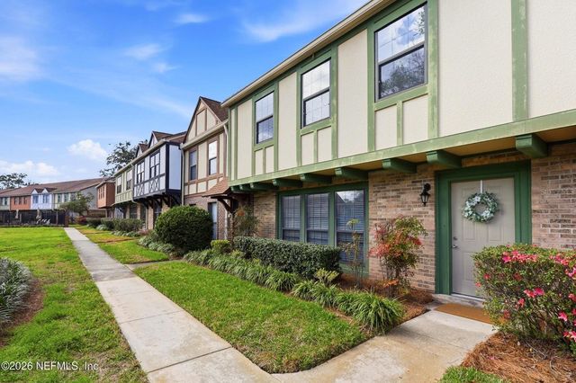 8153 SUTTON PLACE N, Jacksonville, FL 32217