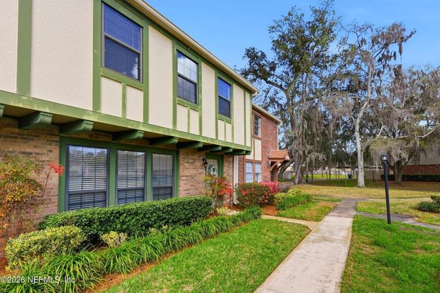 8153 SUTTON PLACE N, Jacksonville, FL 32217