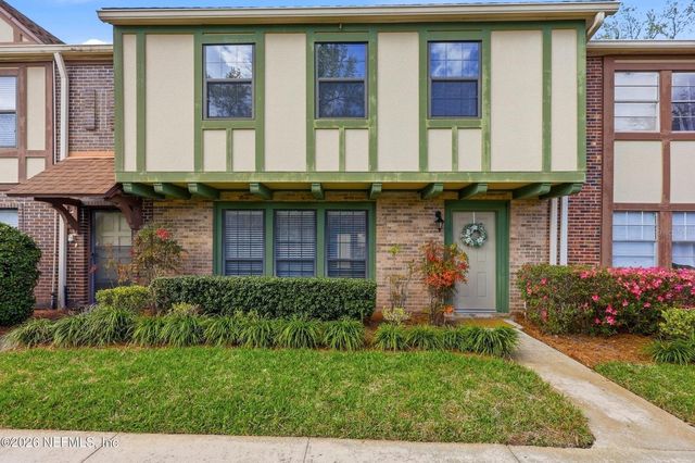 8153 SUTTON PLACE N, Jacksonville, FL 32217