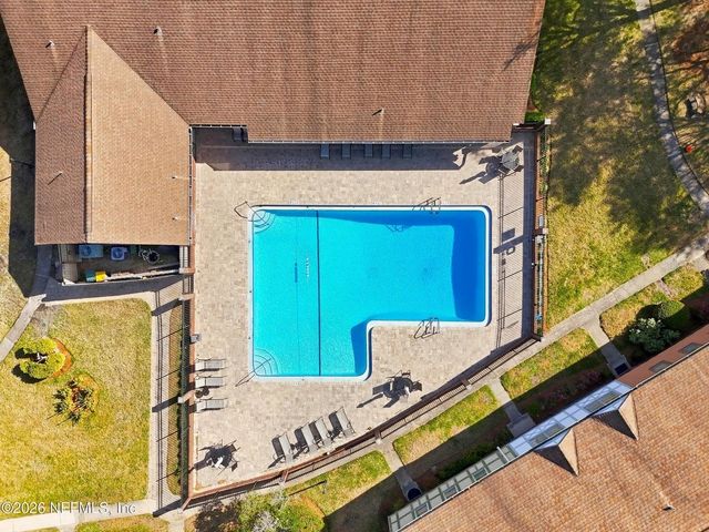 8153 SUTTON PLACE N, Jacksonville, FL 32217