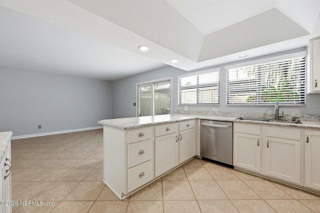 8153 SUTTON PLACE N, Jacksonville, FL 32217