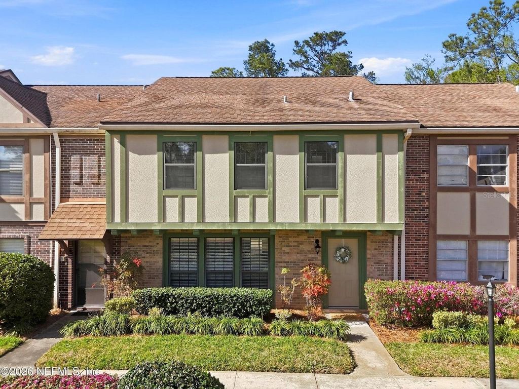 8153 SUTTON PLACE N, Jacksonville, FL 32217