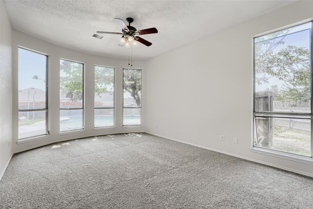 1013 Hampstead Drive, Mesquite, TX 75181