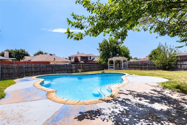 1013 Hampstead Drive, Mesquite, TX 75181