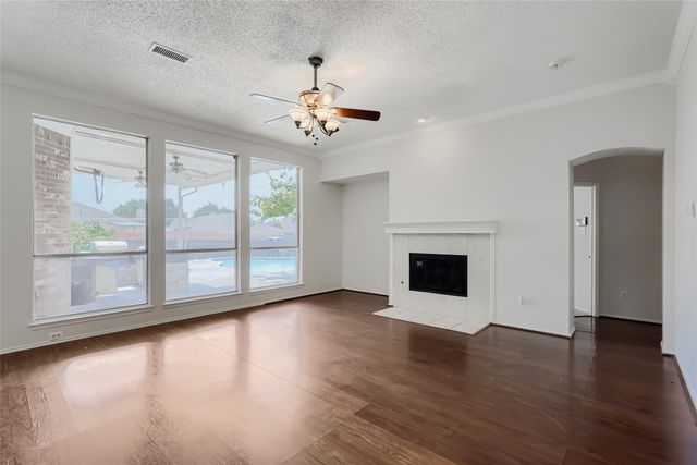 1013 Hampstead Drive, Mesquite, TX 75181