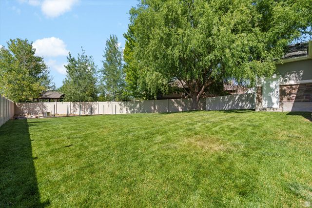 1072 S 1875 W, Syracuse, UT 84075