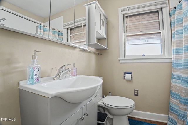 3220 Ashley Street, Kingsport, TN 37664