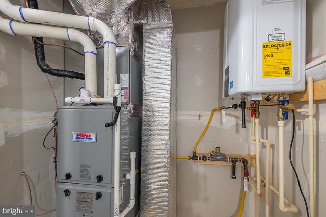 102 CORALYROSE CT, Winchester, VA 22602