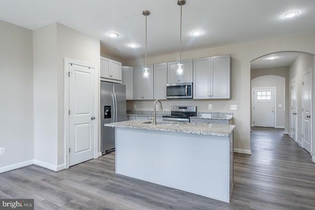 102 CORALYROSE CT, Winchester, VA 22602