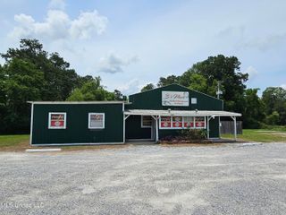 3290 Highway 43 N, Picayune, MS 39466