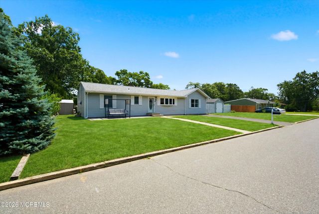 20 Western Drive, Howell, NJ 07731
