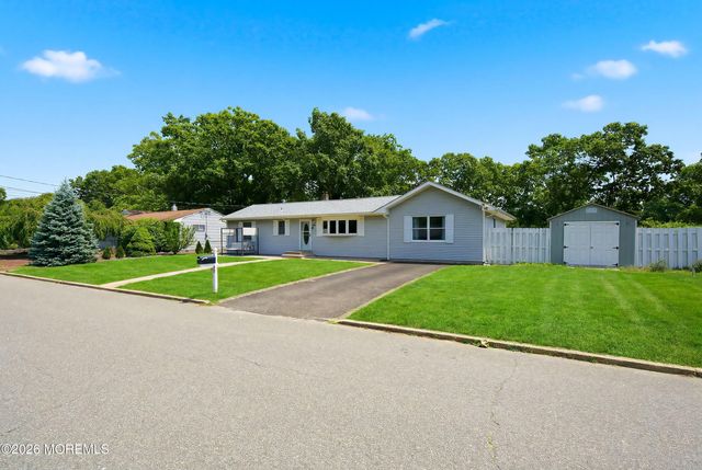 20 Western Drive, Howell, NJ 07731