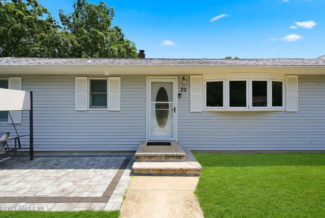 20 Western Drive, Howell, NJ 07731