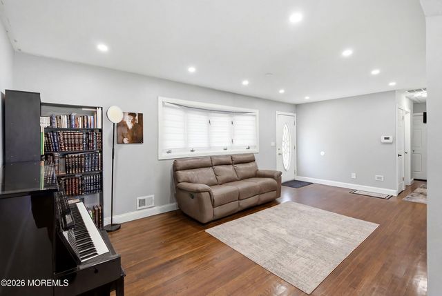 20 Western Drive, Howell, NJ 07731