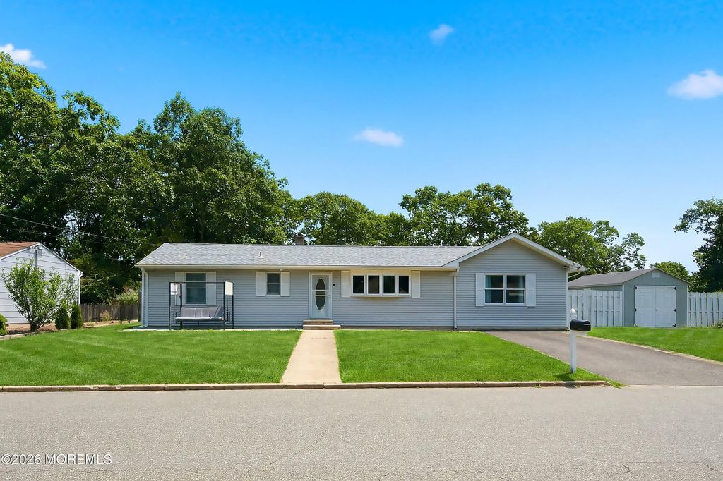 20 Western Drive, Howell, NJ 07731