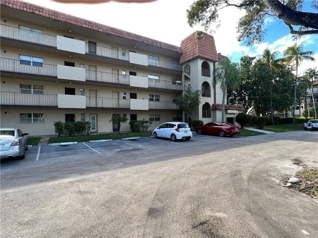 6300 S Falls Circle Drive 412, Lauderhill, FL 33319