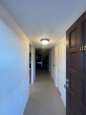 6300 S Falls Circle Drive 412, Lauderhill, FL 33319