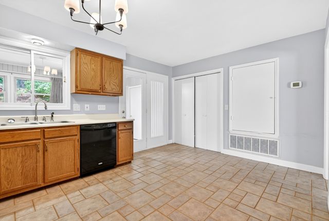 528 Williamsburg Dr, Nashville, TN 37214