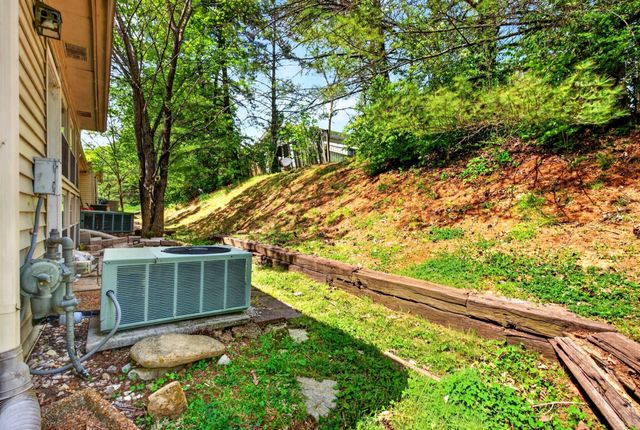 528 Williamsburg Dr, Nashville, TN 37214