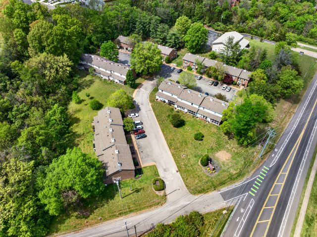 528 Williamsburg Dr, Nashville, TN 37214