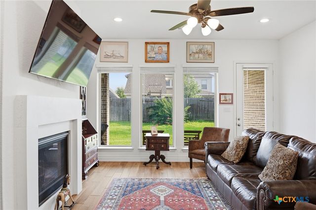 1916 Highland, Seguin, TX 78155