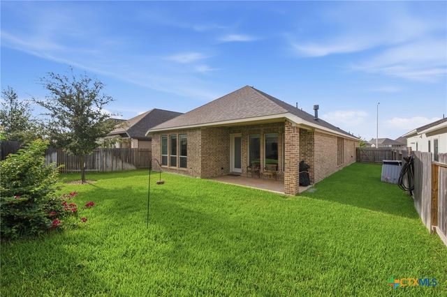 1916 Highland, Seguin, TX 78155