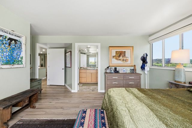 1012 Guadalupe St, Kerrville, TX 78028