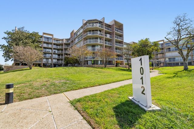 1012 Guadalupe St, Kerrville, TX 78028