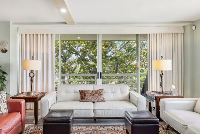 1012 Guadalupe St, Kerrville, TX 78028