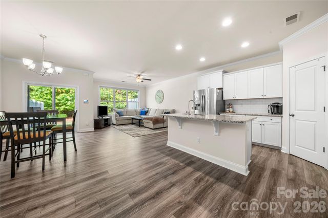 8723 Harris Lake Lane, Charlotte, NC 28269