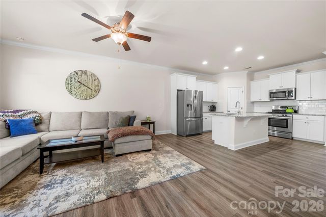 8723 Harris Lake Lane, Charlotte, NC 28269