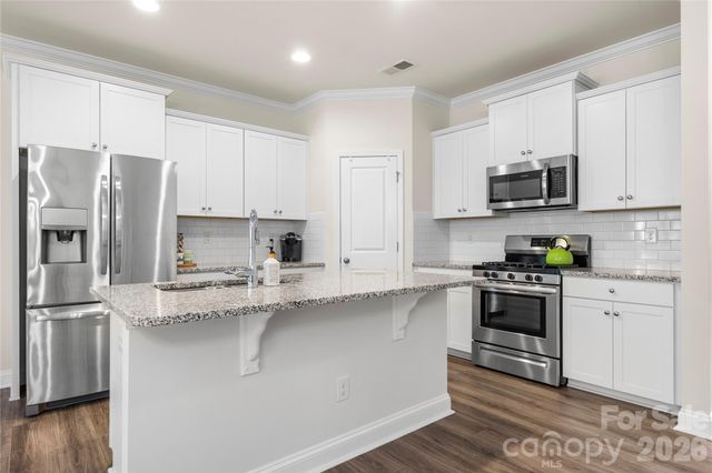 8723 Harris Lake Lane, Charlotte, NC 28269