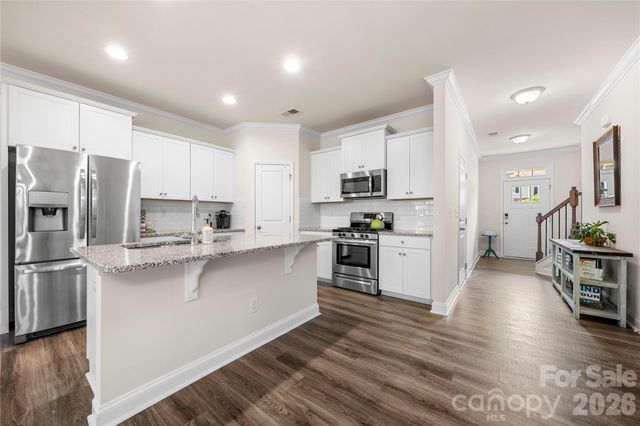 8723 Harris Lake Lane, Charlotte, NC 28269