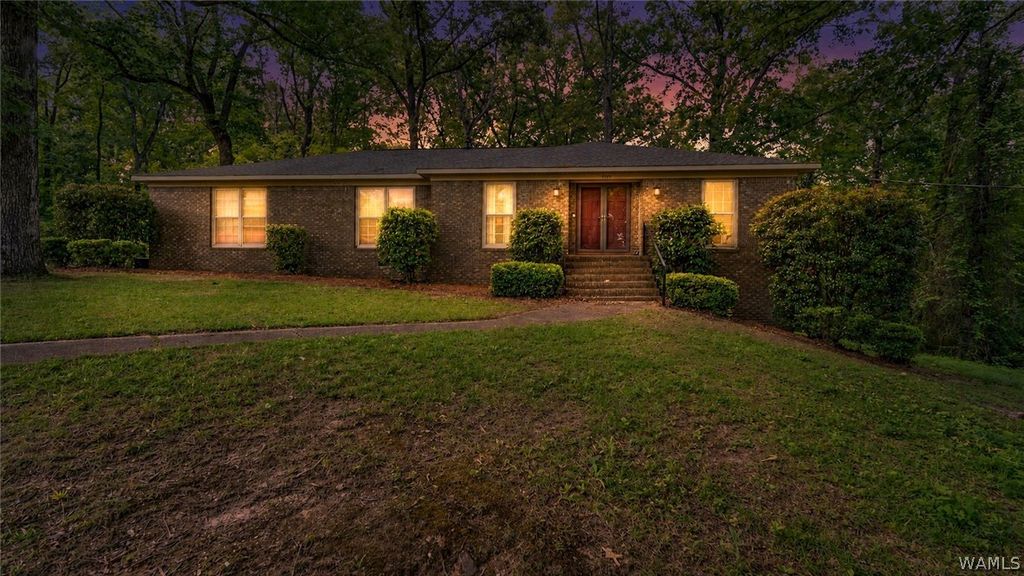 4444 Stonehill, Tuscaloosa, AL 35405