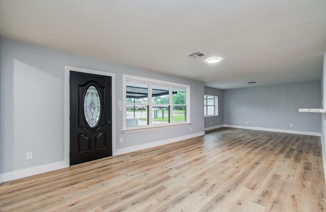 4914 W 43rd St, Houston, TX 77092