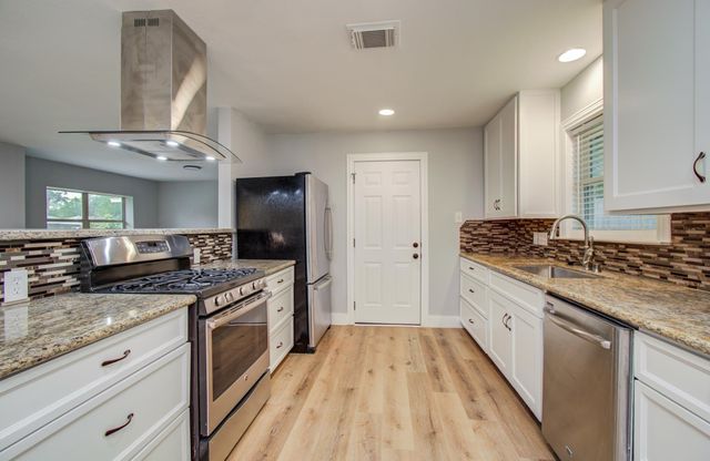 4914 W 43rd St, Houston, TX 77092