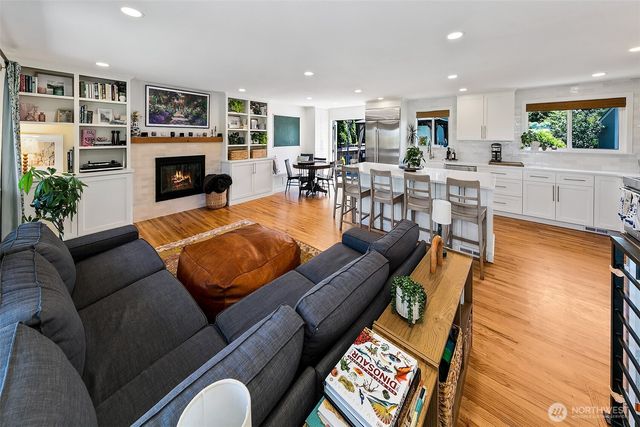 310 Pine Street, Edmonds, WA 98020