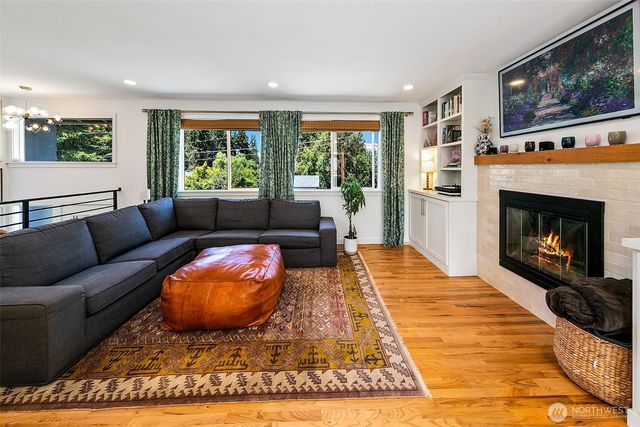 310 Pine Street, Edmonds, WA 98020