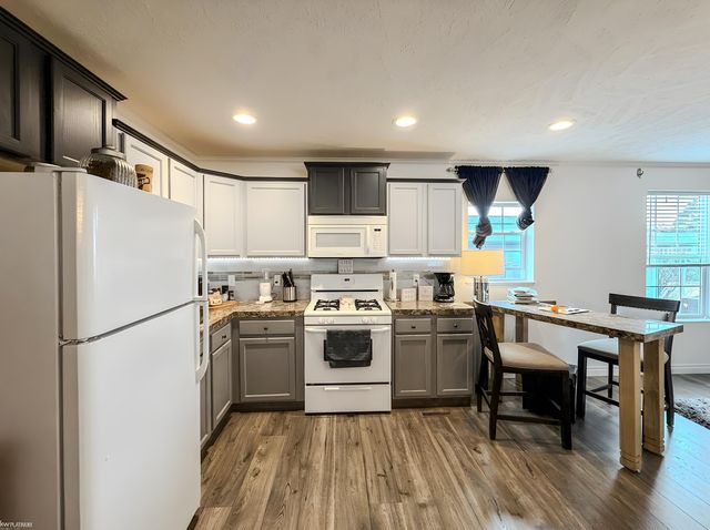 50214 Ambleside Court, Shelby, MI 48315