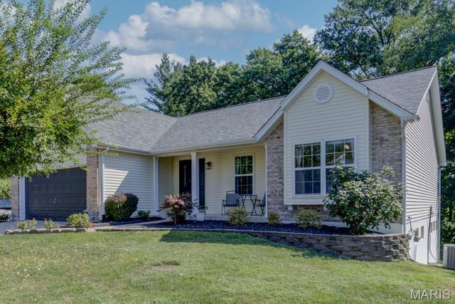 42 Arborshadow Court, St Peters, MO 63376