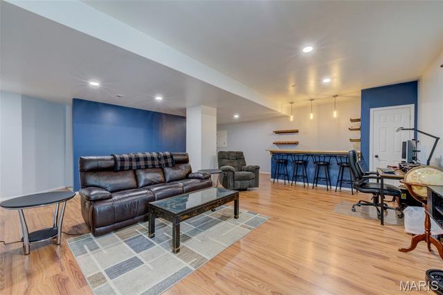 42 Arborshadow Court, St Peters, MO 63376