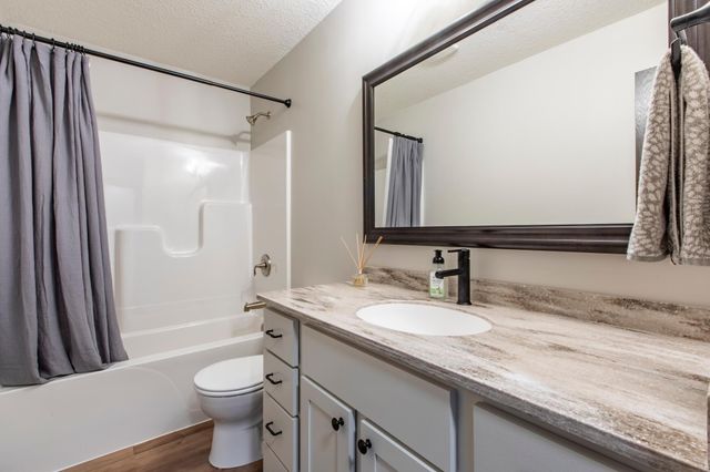 5897 Woodrose Court SE, Rochester, MN 55904