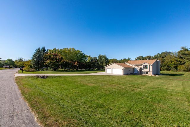 5897 Woodrose Court SE, Rochester, MN 55904