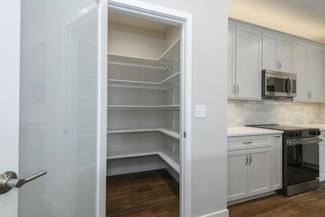 7019 Stonewood LANE, Lannon, WI 53046