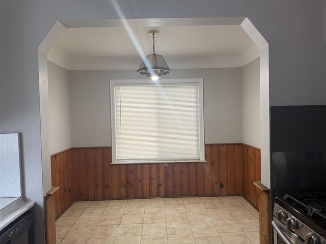 21004 Syracuse Avenue, Warren, MI 48091