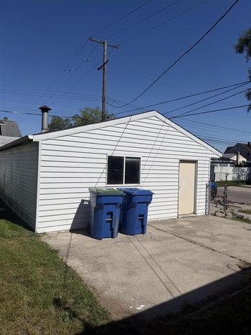21004 Syracuse Avenue, Warren, MI 48091