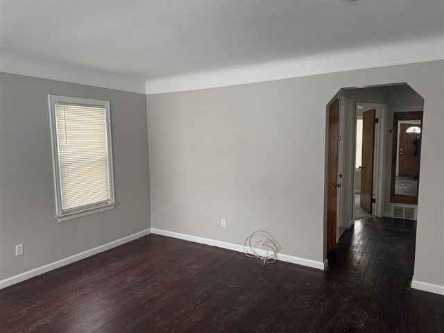 21004 Syracuse Avenue, Warren, MI 48091
