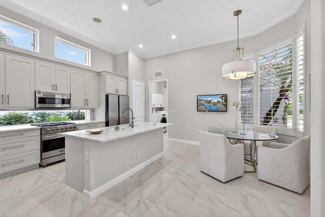 131 Porto Vecchio Way, Palm Beach Gardens, FL 33418